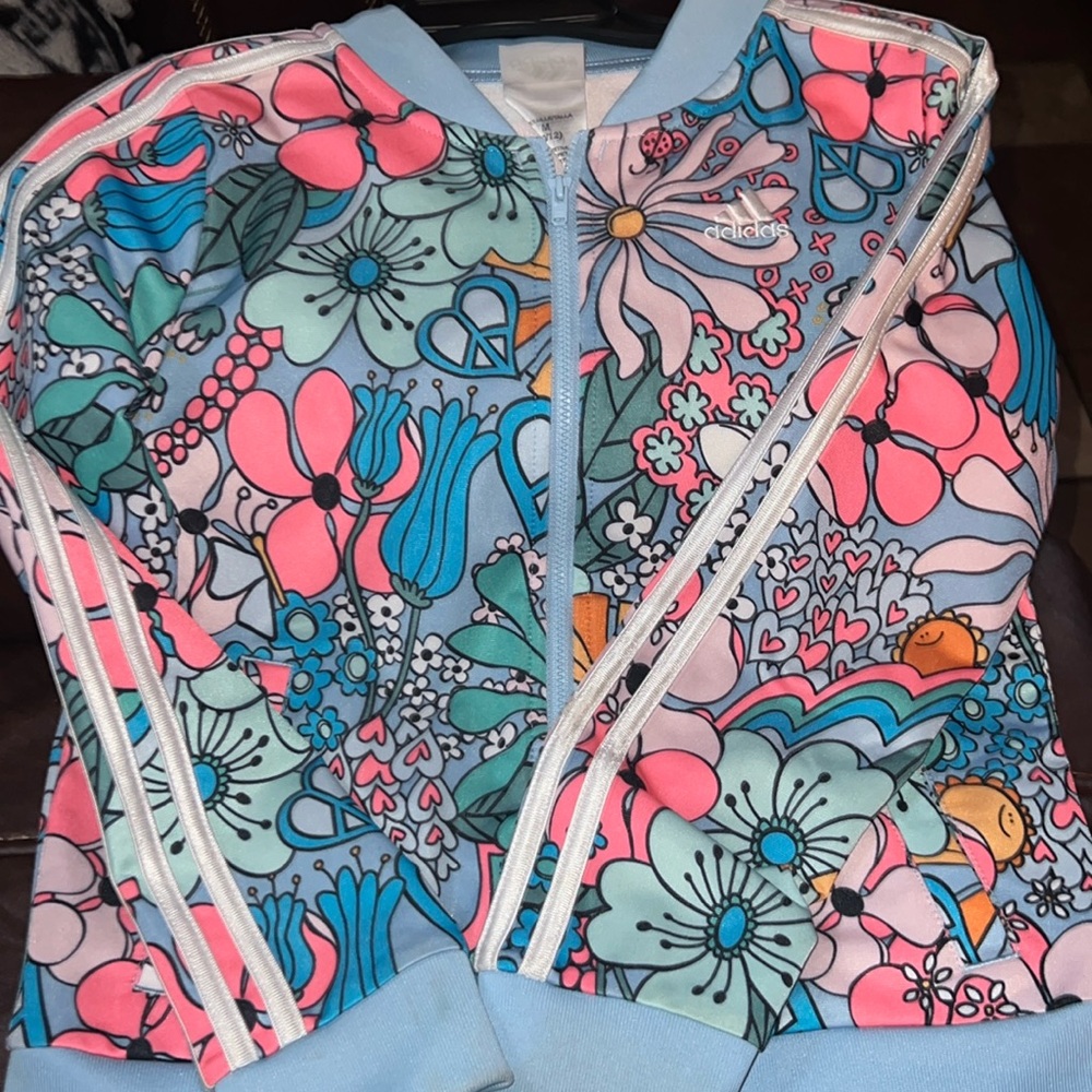 Girls. Size M. Adidas. 9/10 condition